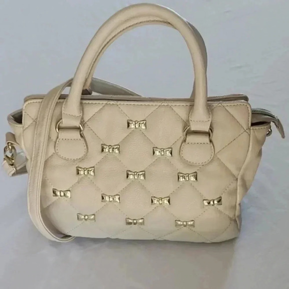 Betsey Johnson  Quilted Bow Cream Coloured Crossbody Handbag - Picture 1 of 16